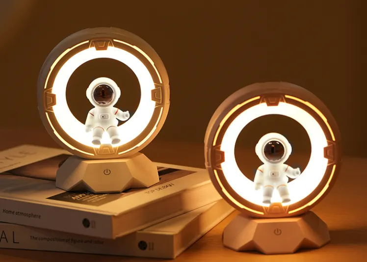 Astronaut Night Light